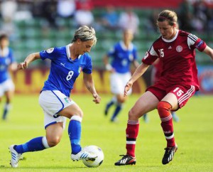 epa03786963 Italy's Melania Gabbiadini (L) in action against Denmark's Sofie Pedersen (R) during the UEFA Women's EURO 2013 group A soccer match between Italy and Denmark at Orjans vall in Halmstad, Sweden, 13 July 2013. EPA/BJORN LINDGREN SWEDEN OUT