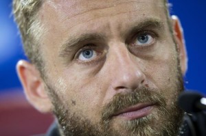 A.s. Roma's Daniele De Rossi during a press conference at the end of a training session a day before the Champions League group stage football match as Roma vs Fc Barcelona. Rome, 15 September 2015. ANSA/CLAUDIO PERI